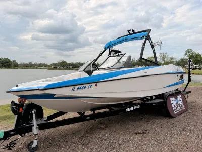 2013 Axis A22