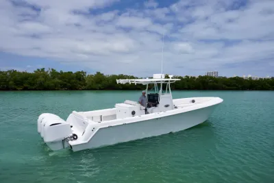 2013 Contender 35 LS