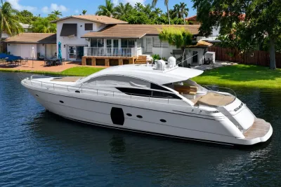 2013 Pershing 64