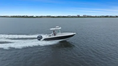 2013 Robalo R260 Center Console