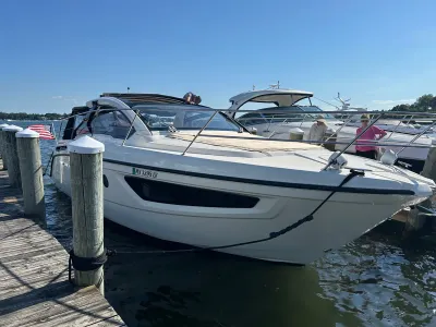 2014 Azimut Atlantis 34 (FRESH WATER ONLY)