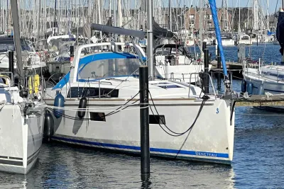 2014 Beneteau Oceanis 38