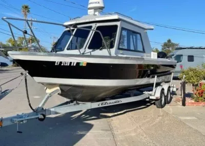 2014 KingFisher 2425 Escape HT