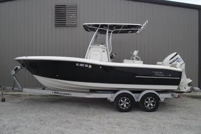 2014 Pioneer 222 Sportfish