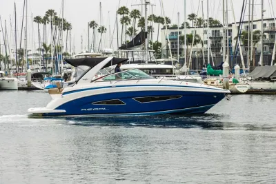 2014 Regal 32 Express