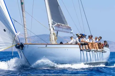 2014 Spirit Yachts R74