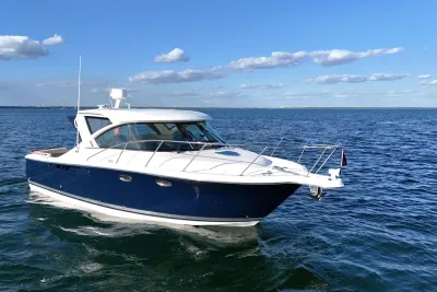 2014 Tiara Yachts 3100 Coronet