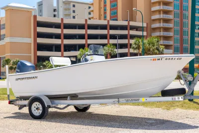 2015 Sportsman Island Reef 17 Center Console