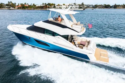 2015 Tiara Yachts 50 Flybridge