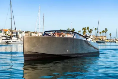2015 VanDutch 40