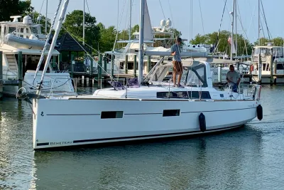 2016 Beneteau Oceanis 38