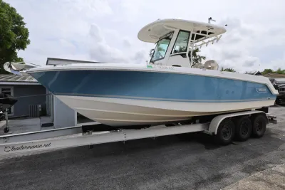 2016 Boston Whaler 250 Outrage