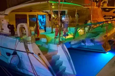 2016 Lagoon 421