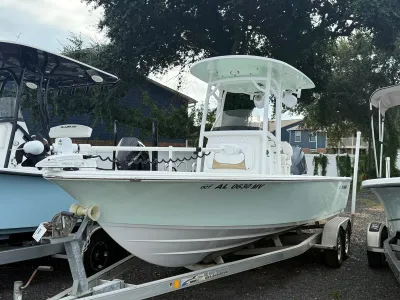 2016 Sportsman Masters 227 Bay Boat