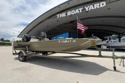 2016 Tracker Grizzly 1860