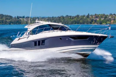 2017 Cruisers Yachts 45 Cantius