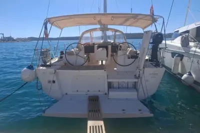 2017 Dufour 460