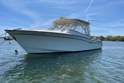 2017 Grady-White Freedom 335