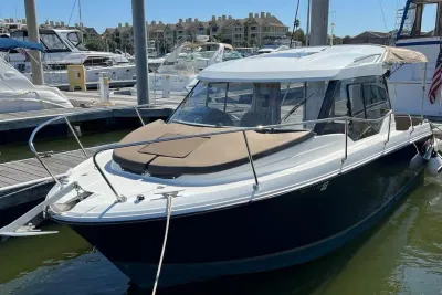 2017 Jeanneau Merry Fisher 795