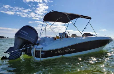2017 NauticStar 203SC Sport Deck