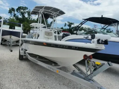 2017 NauticStar 2140 Sport