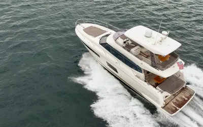 2017 Prestige 560