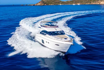 2017 Princess 52