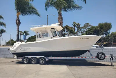 2017 Robalo R302 Center Console