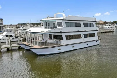 2018 Avenger Custom Luxury Catamaran Coastal Cruiser