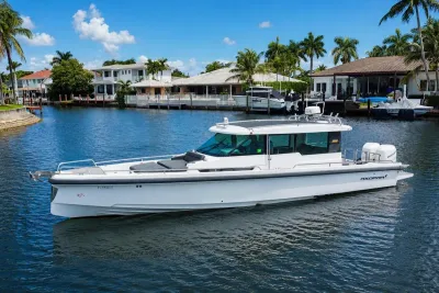 2018 Axopar 37 Sports Cabin