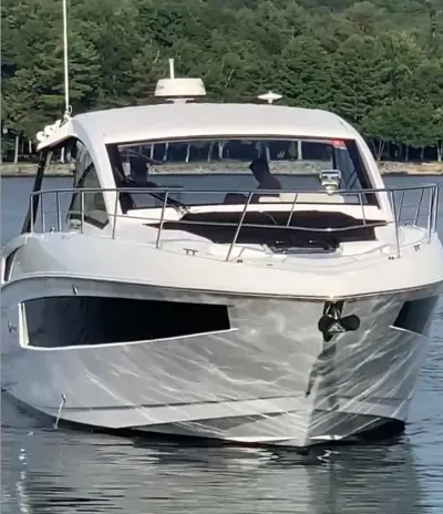 2018 Cruisers 390 Express Coupe