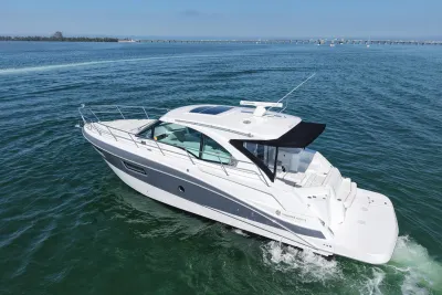 2018 Cruisers Yachts 41 Cantius