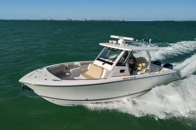 2018 Pursuit S 328 Sport
