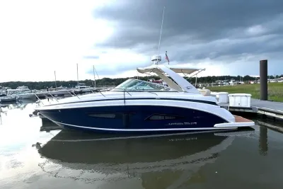 2018 Regal 33 Express