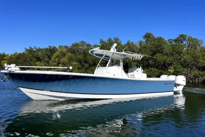 2018 Regulator 34 Center Console