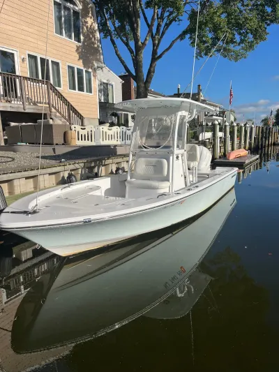 2018 Sportsman Masters 247 Bay Boat