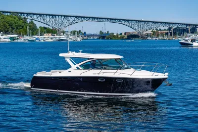 2018 Tiara Yachts 3100 Coronet