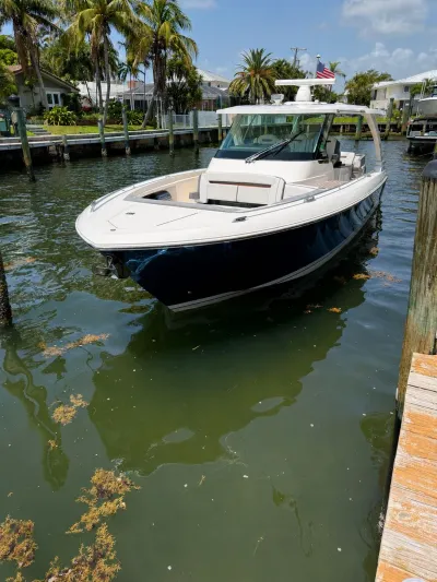 2018 Tiara Yachts 38 LS