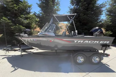2018 Tracker Targa V-18 Combo