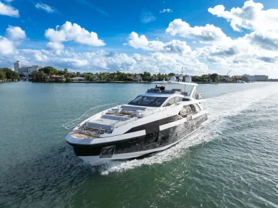2019 Azimut Grande 27M