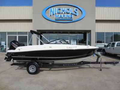 2019 Bayliner VR4