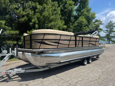 2019 Bentley Pontoons 243 Nav