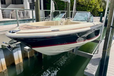 2019 Chris-Craft Launch 27