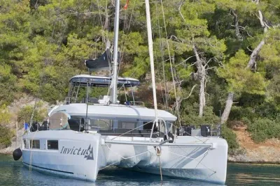 2019 CNB LAGOON 50