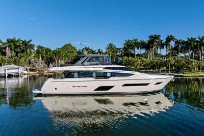 2019 Ferretti Yachts 780