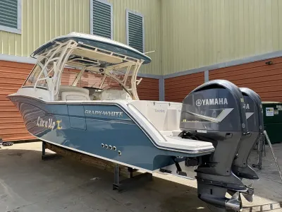 2019 Grady-White Freedom 325