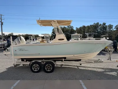 2019 Pioneer 222 Sportfish
