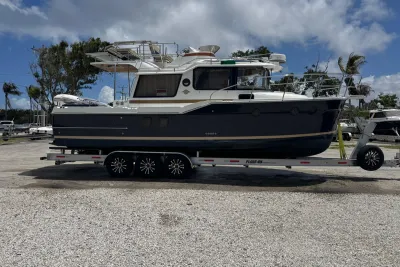 2019 Ranger Tugs R-29 CB