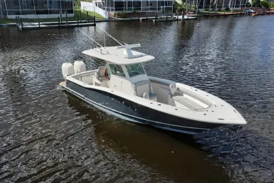 2019 Scout 320 LXF