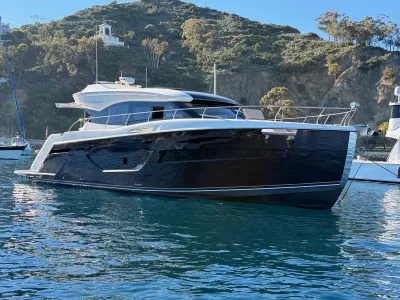 2020 Carver C52